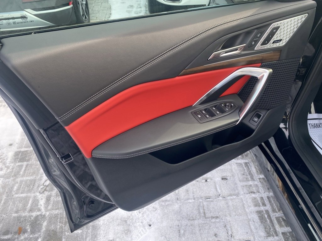 Used 2025 BMW X1 M35i w/ Premium Package image 8