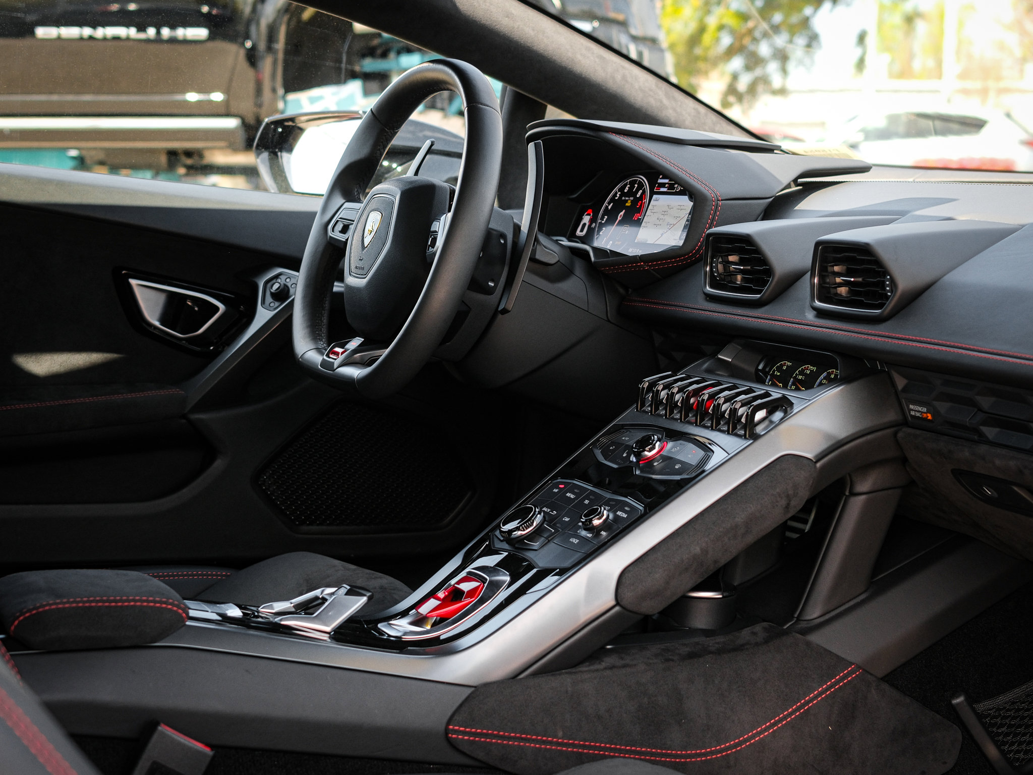 Used 2019 Lamborghini Huracan LP 580-2 image 33