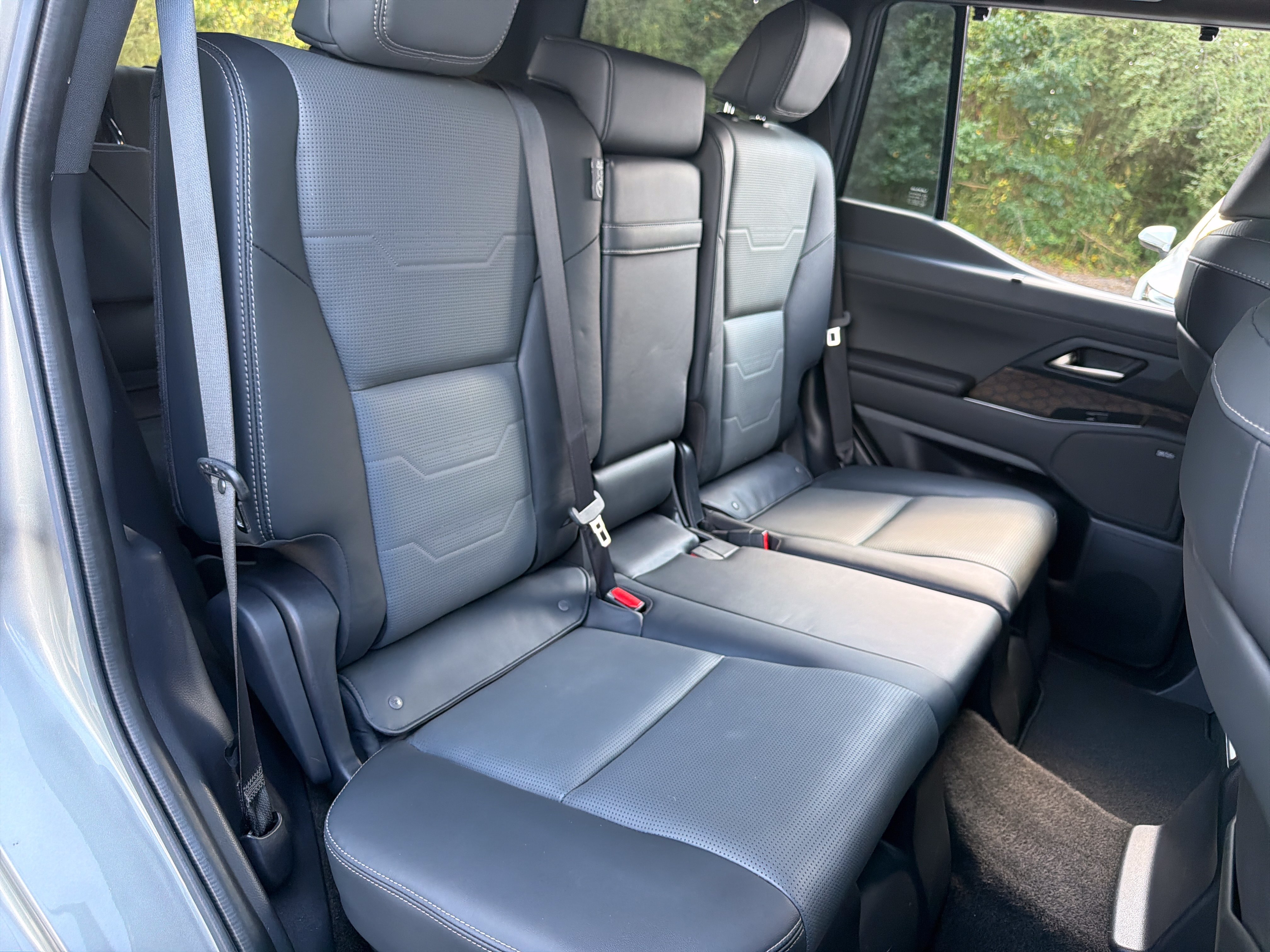 Used 2024 Lexus GX 550 w/ Accessory Package (31) AWD/4WD image 36
