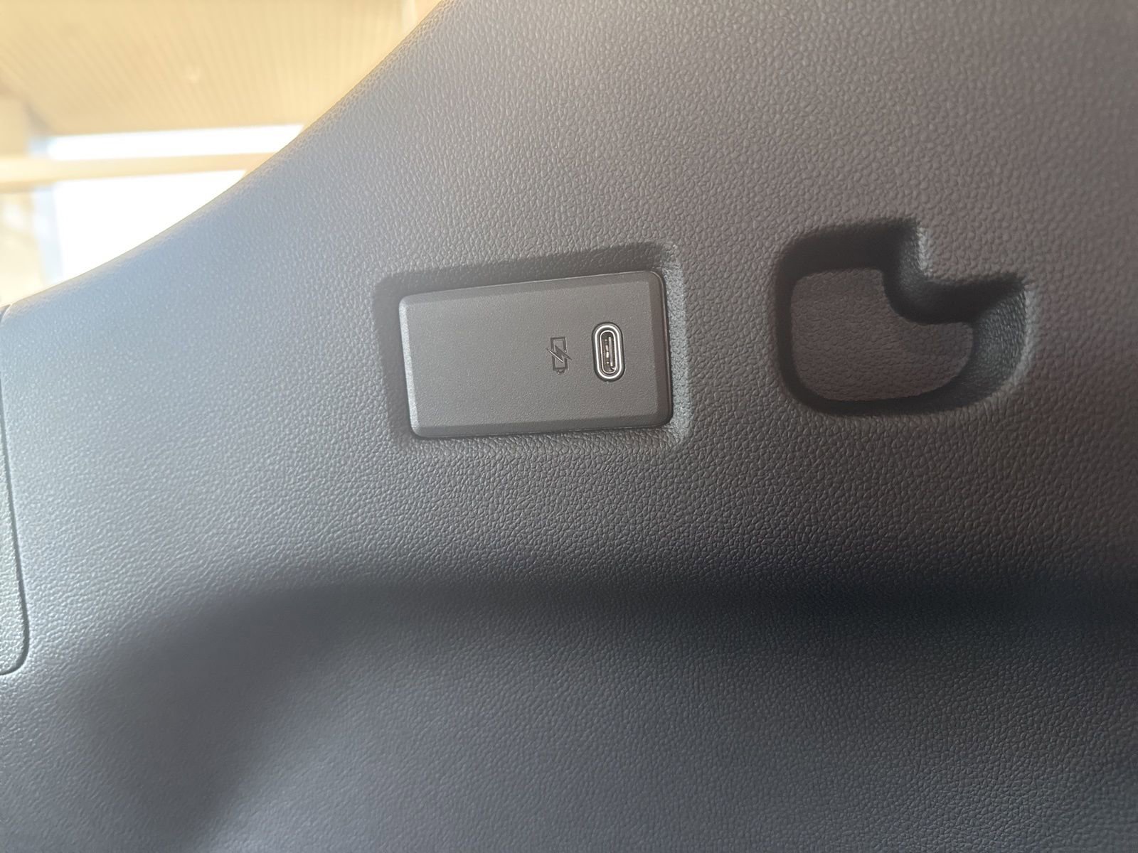 New 2025 Chevrolet Suburban Premier image 16