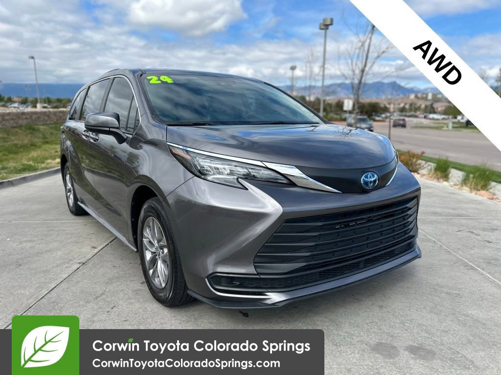 Used 2024 Toyota Sienna LE w/ LE Plus Package
