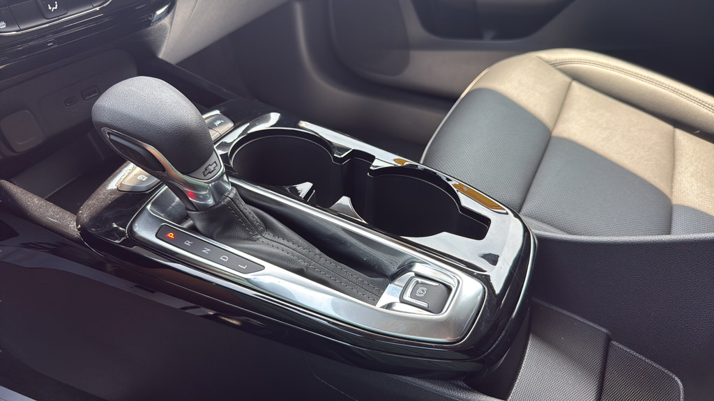 Used 2025 Chevrolet Trax ACTIV w/ Driver Confidence Package FWD image 31