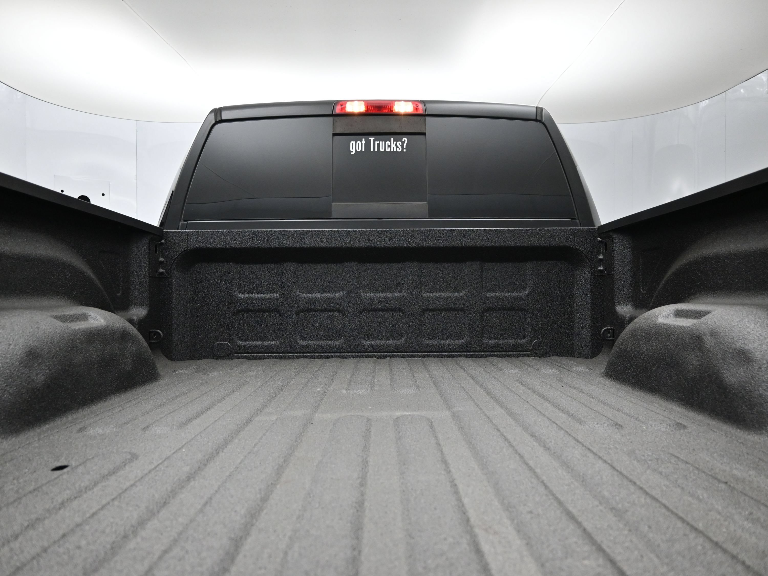 Used 2018 RAM 2500 Laramie w/ Off Road Package AWD/4WD image 7