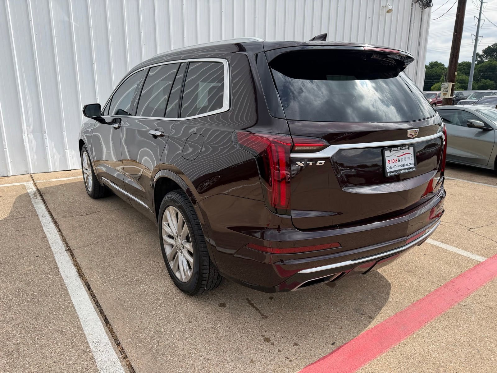 Used 2020 Cadillac XT6 Premium Luxury AWD/4WD image 4