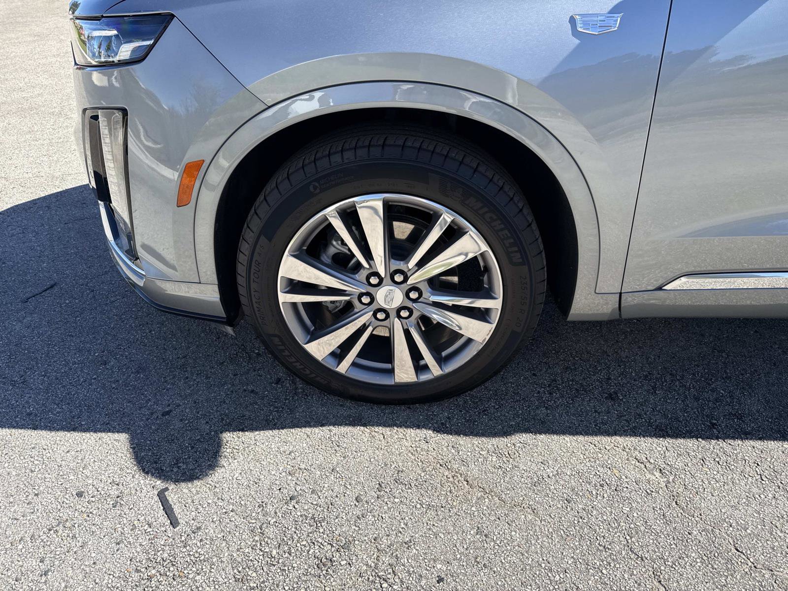 Used 2025 Cadillac XT6 Premium Luxury image 9