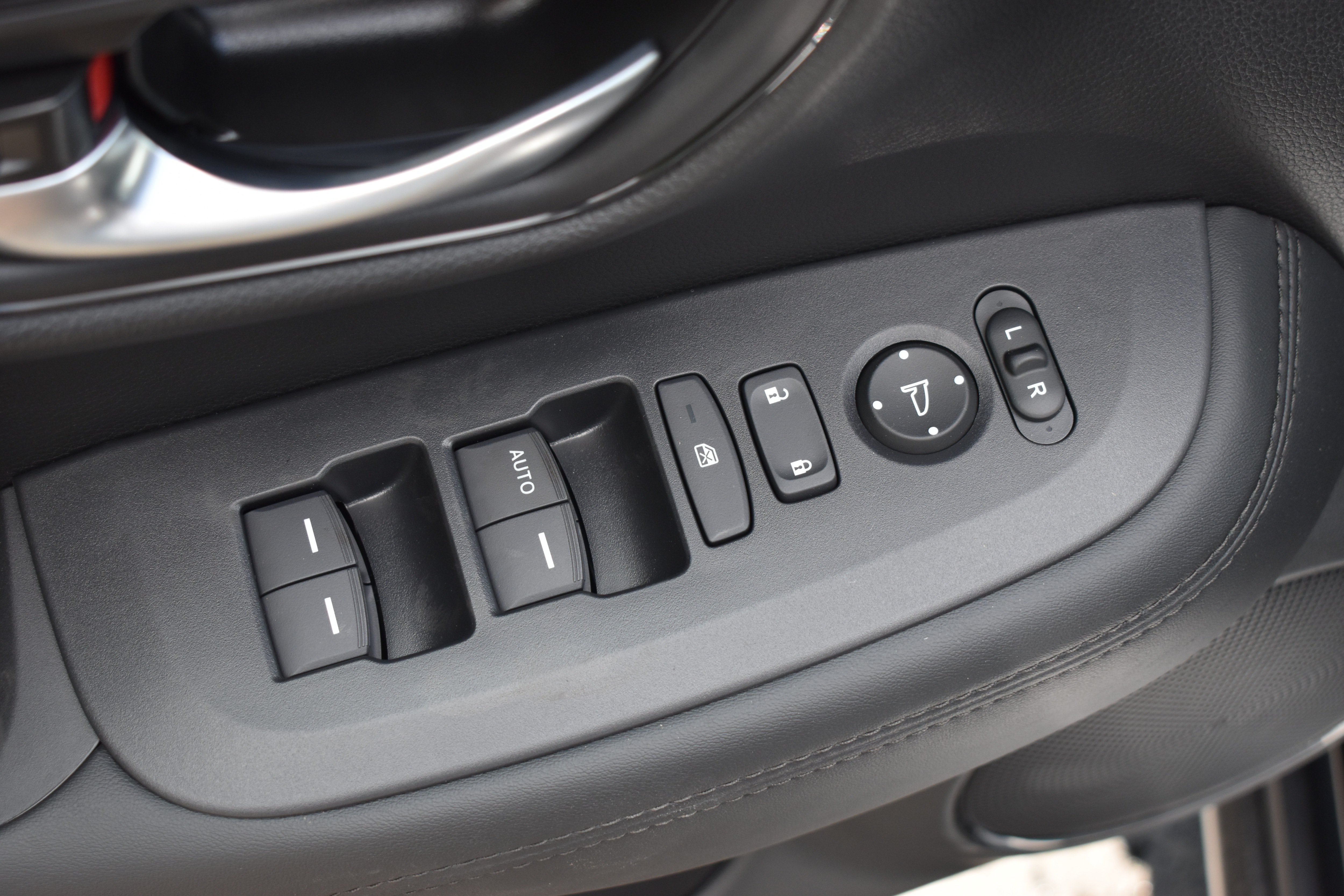 New 2027 Honda HR-V LX image 12