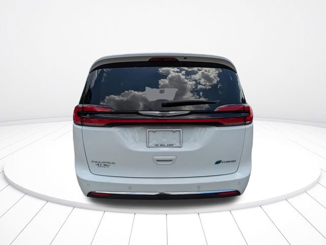 Used 2022 Chrysler Pacifica Limited w/ Uconnect Theater Family Group FWD image 5