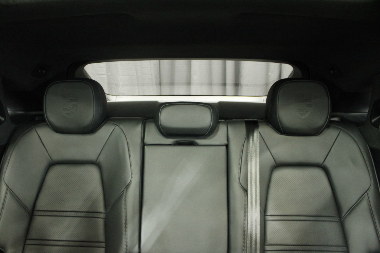 Certified 2025 Porsche Cayenne GTS AWD/4WD image 38