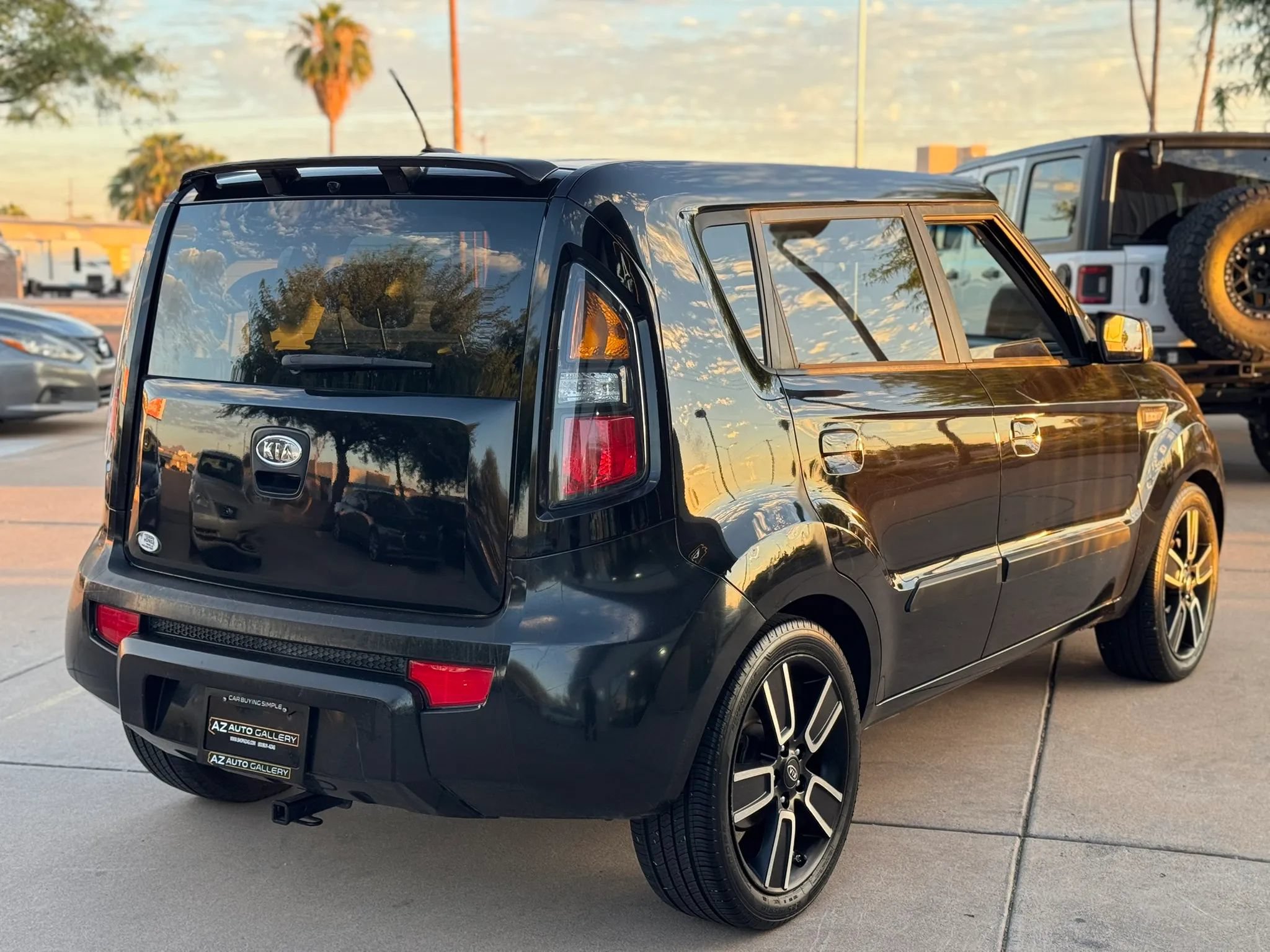 Used 2010 Kia Soul + FWD image 5
