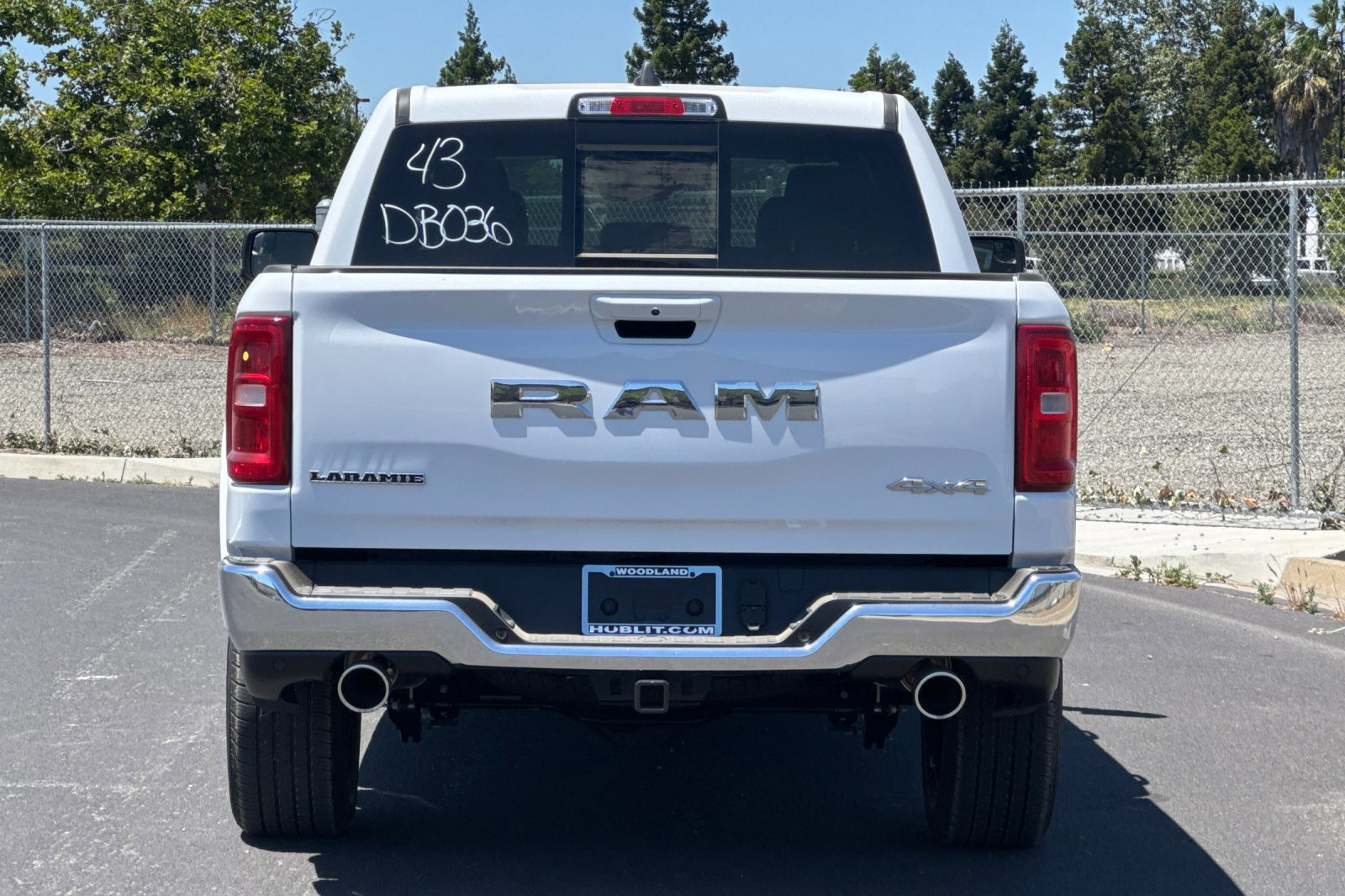 New 2026 RAM 1500 Laramie AWD/4WD image 4