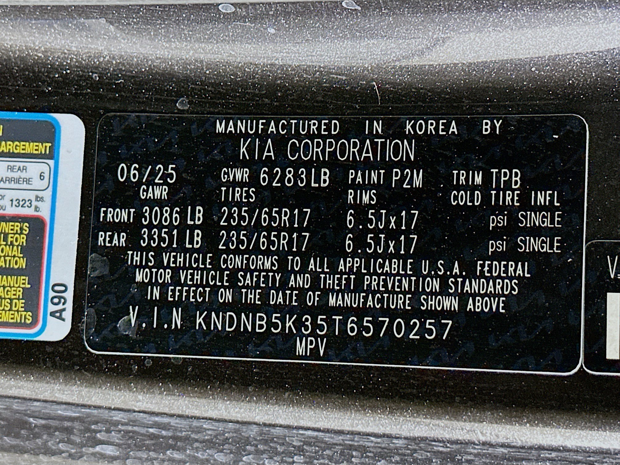 Used 2026 Kia Carnival FWD image 12