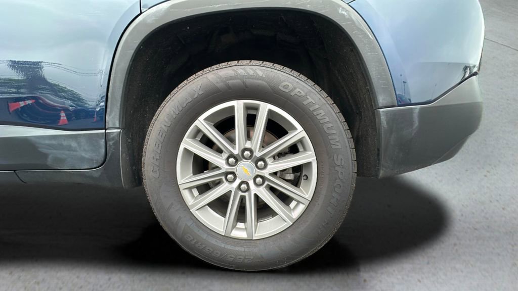 Used 2022 Chevrolet Traverse LT image 24