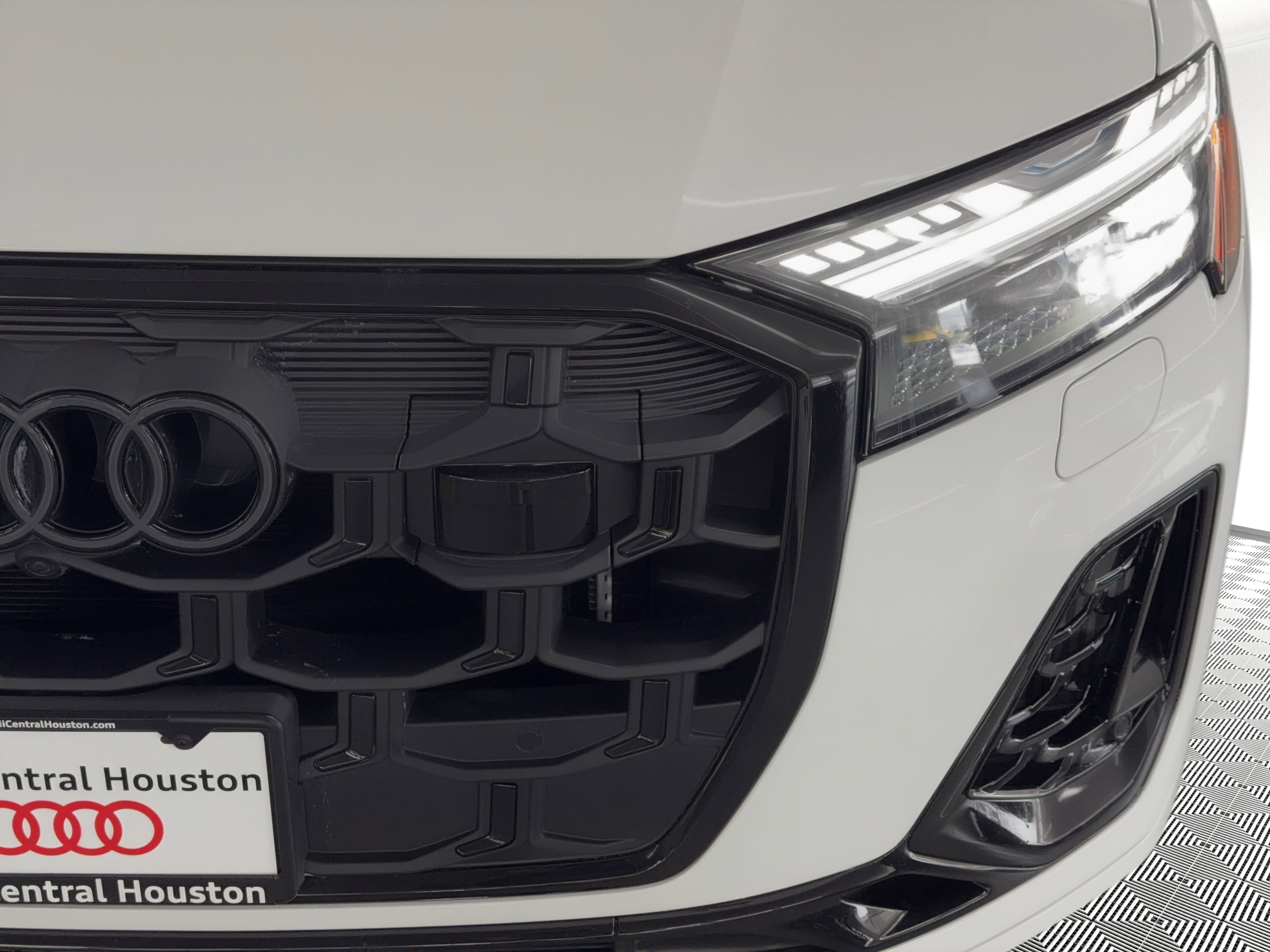 New 2026 Audi SQ7 Prestige AWD/4WD image 11