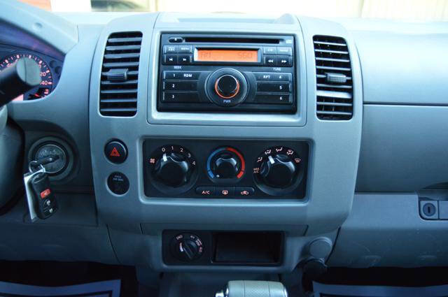 Used 2008 Nissan Frontier SE w/ SE Value Truck Pkg image 21