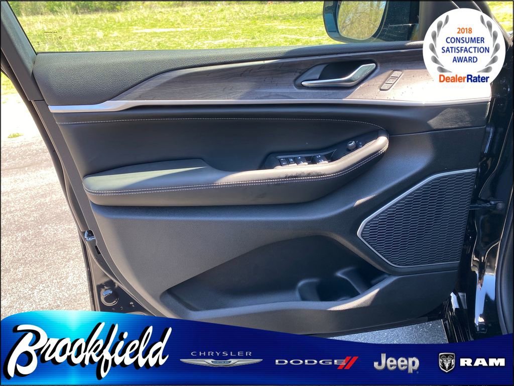 New 2026 Jeep Grand Cherokee L Limited AWD/4WD image 15