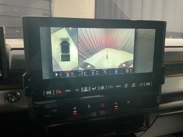Used 2025 GMC Hummer EV 3X w/ LPO, Dark Essentials Package image 23