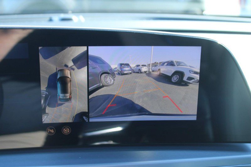 Used 2024 Cadillac Lyriq Sport image 21