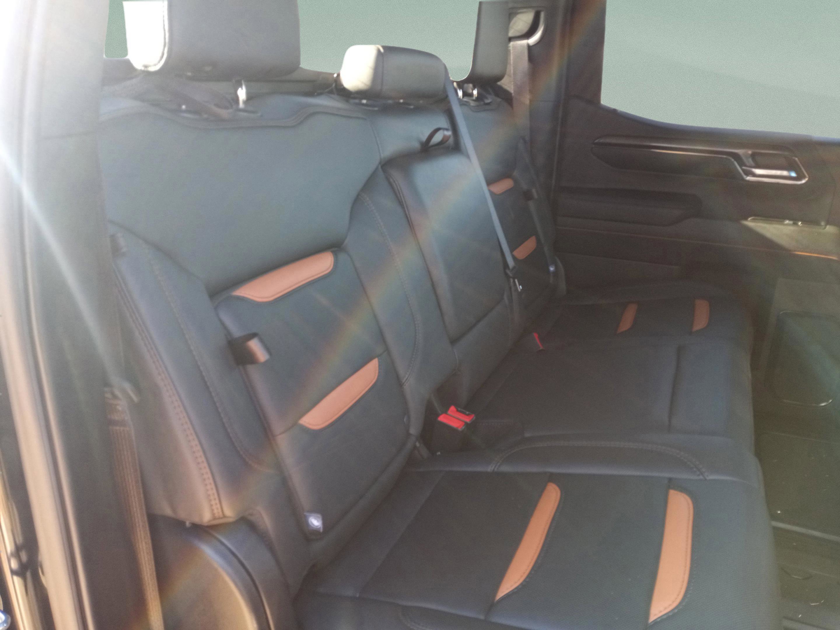 Used 2024 GMC Sierra 1500 AT4 w/ Technology Package image 33