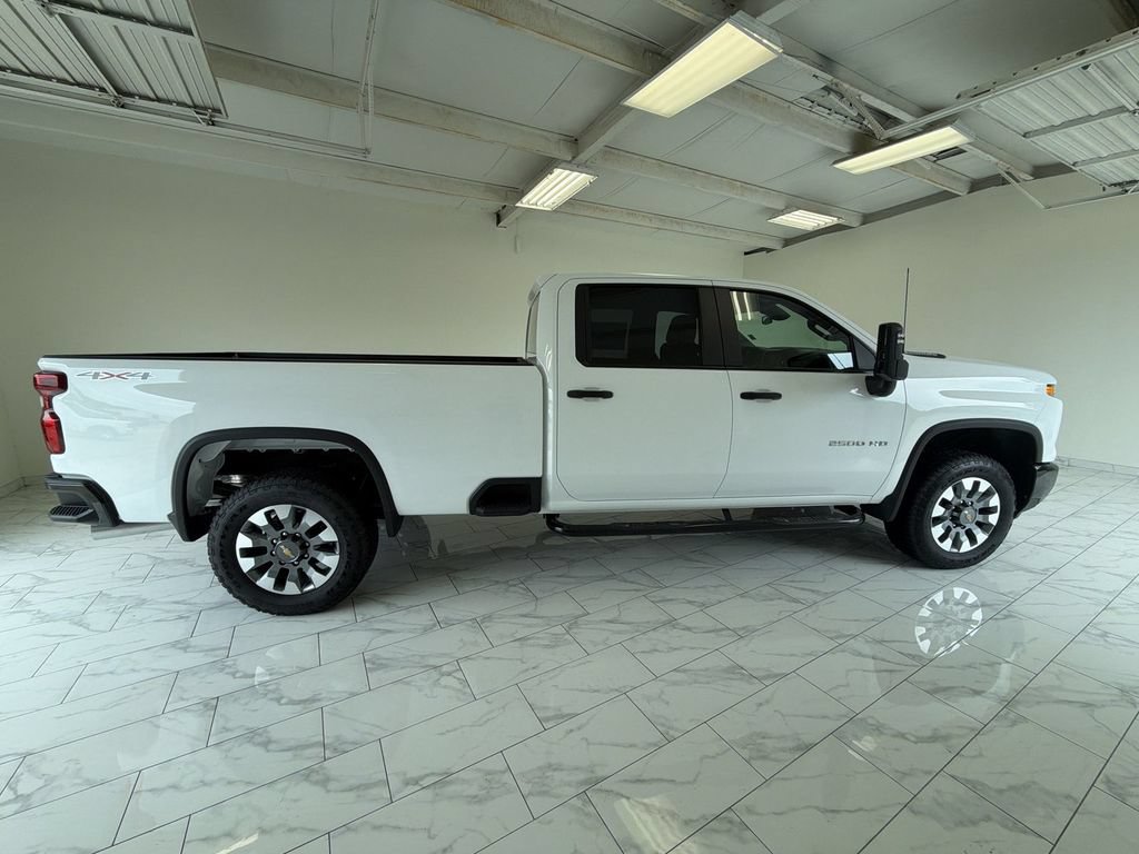 Used 2025 Chevrolet Silverado 2500 Custom w/ Custom Value Package AWD/4WD image 9