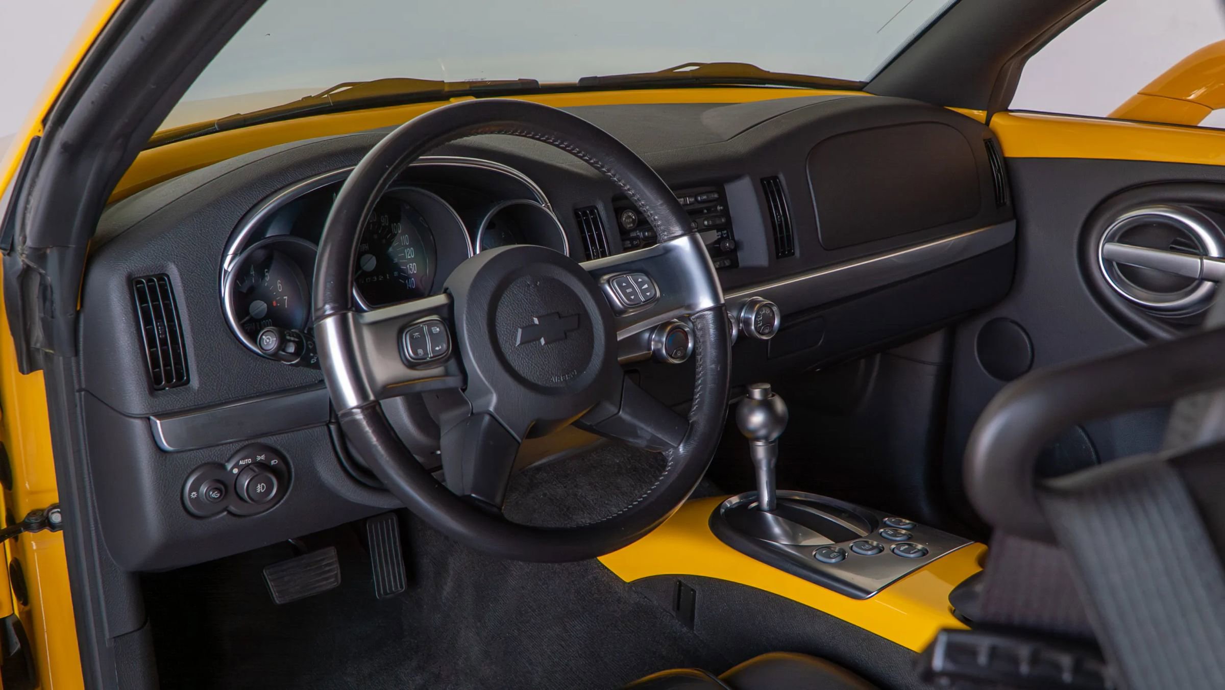 Used 2006 Chevrolet SSR w/ Preferred Equipment Group image 44