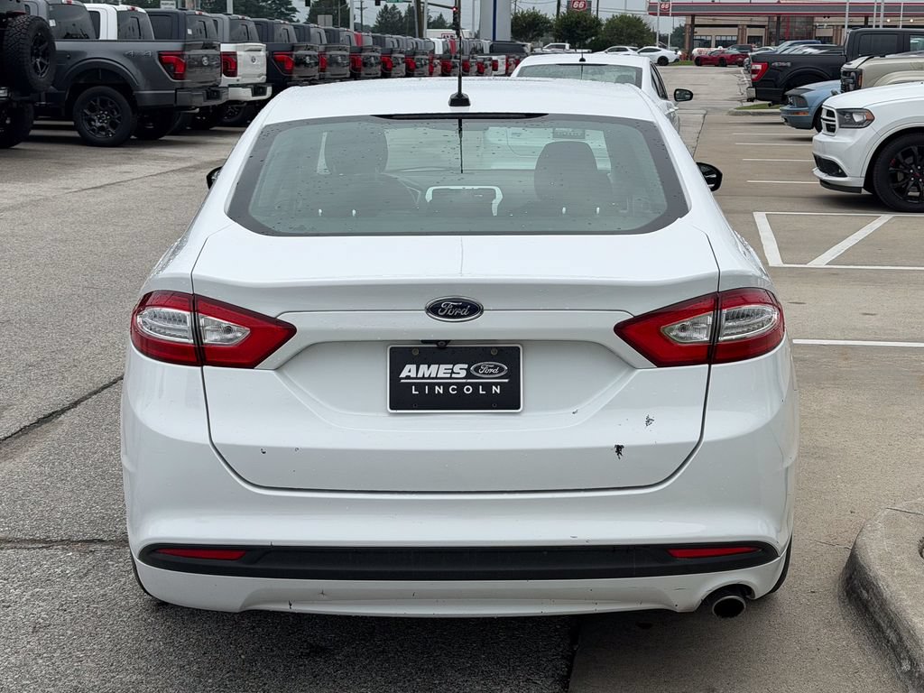 Used 2015 Ford Fusion SE FWD image 5