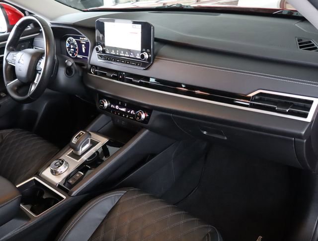 Used 2022 Mitsubishi Outlander SEL image 44