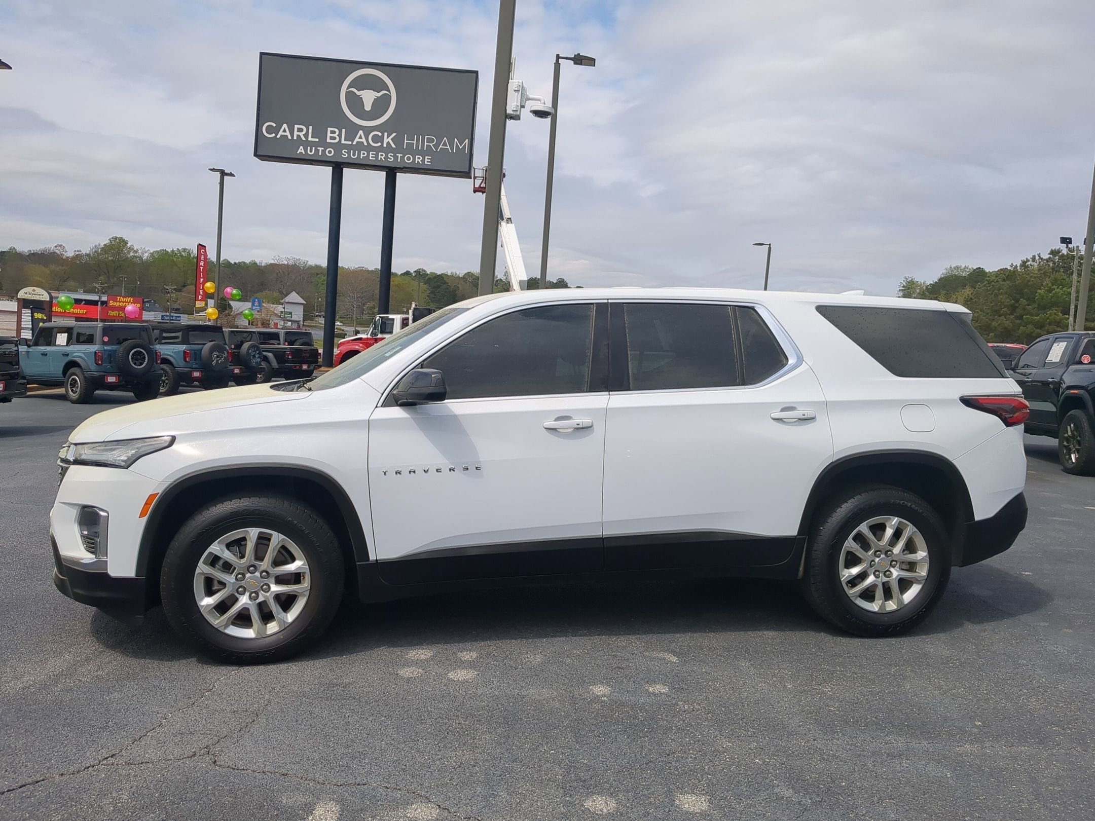 Used 2023 Chevrolet Traverse LS FWD image 8