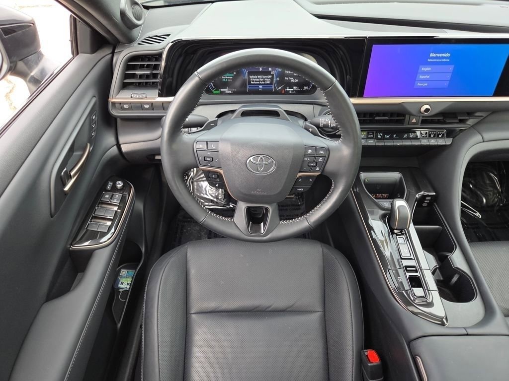 Used 2024 Toyota Crown Platinum image 4