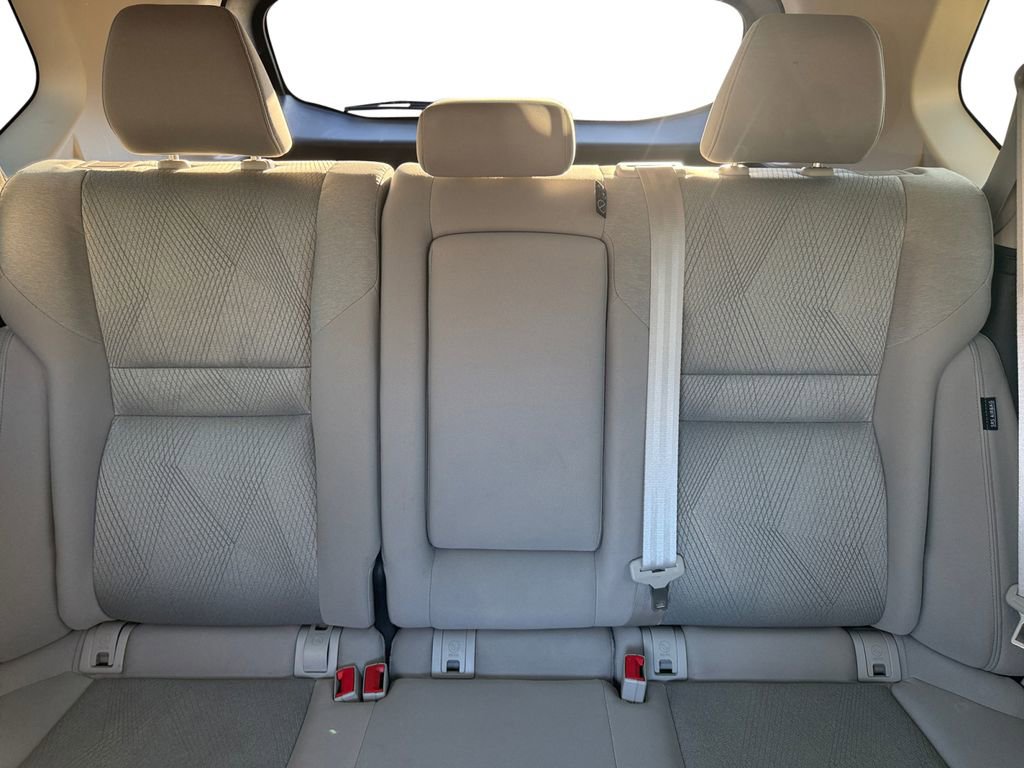 Used 2024 Nissan Rogue SV image 14