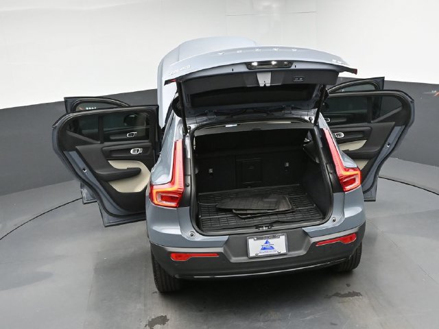 Used 2023 Volvo XC40 B5 Plus w/ Protection Package Premier AWD/4WD image 49