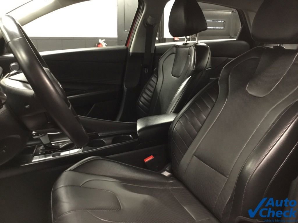 Used 2023 Hyundai Elantra Limited image 24