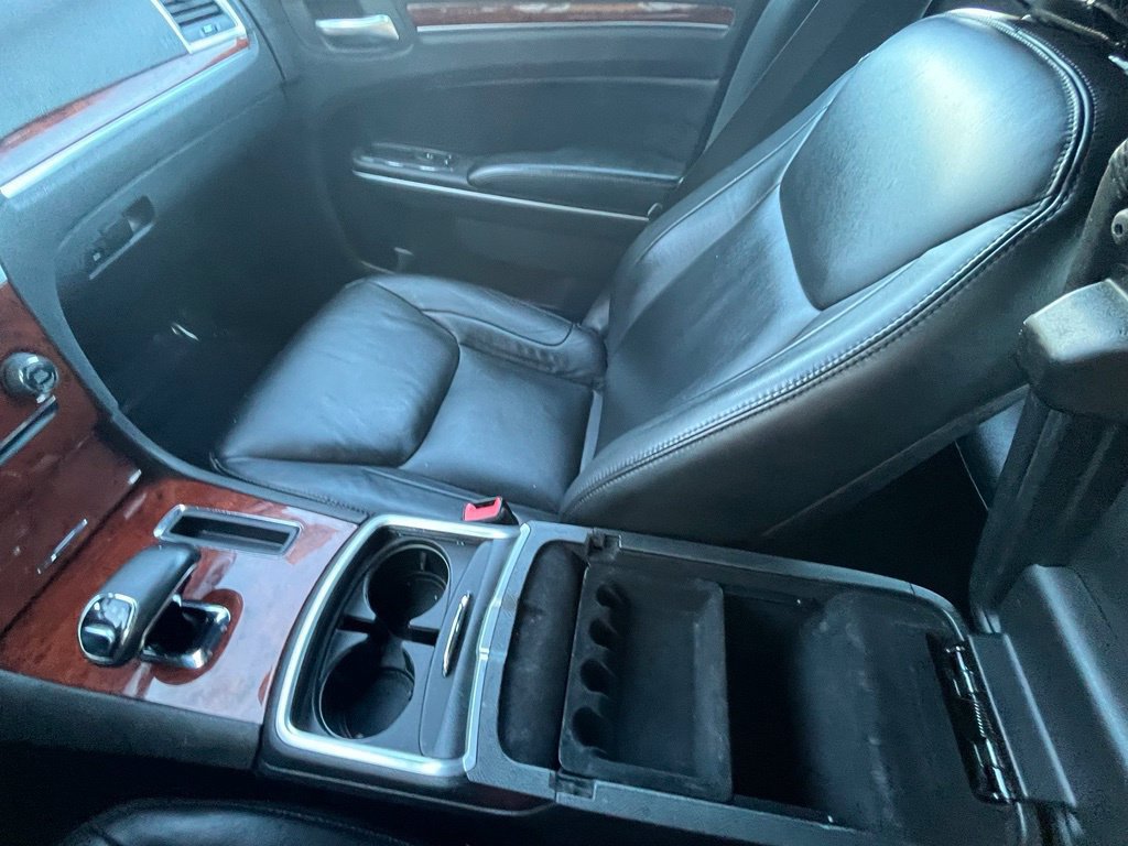 Used 2013 Chrysler 300 RWD image 23