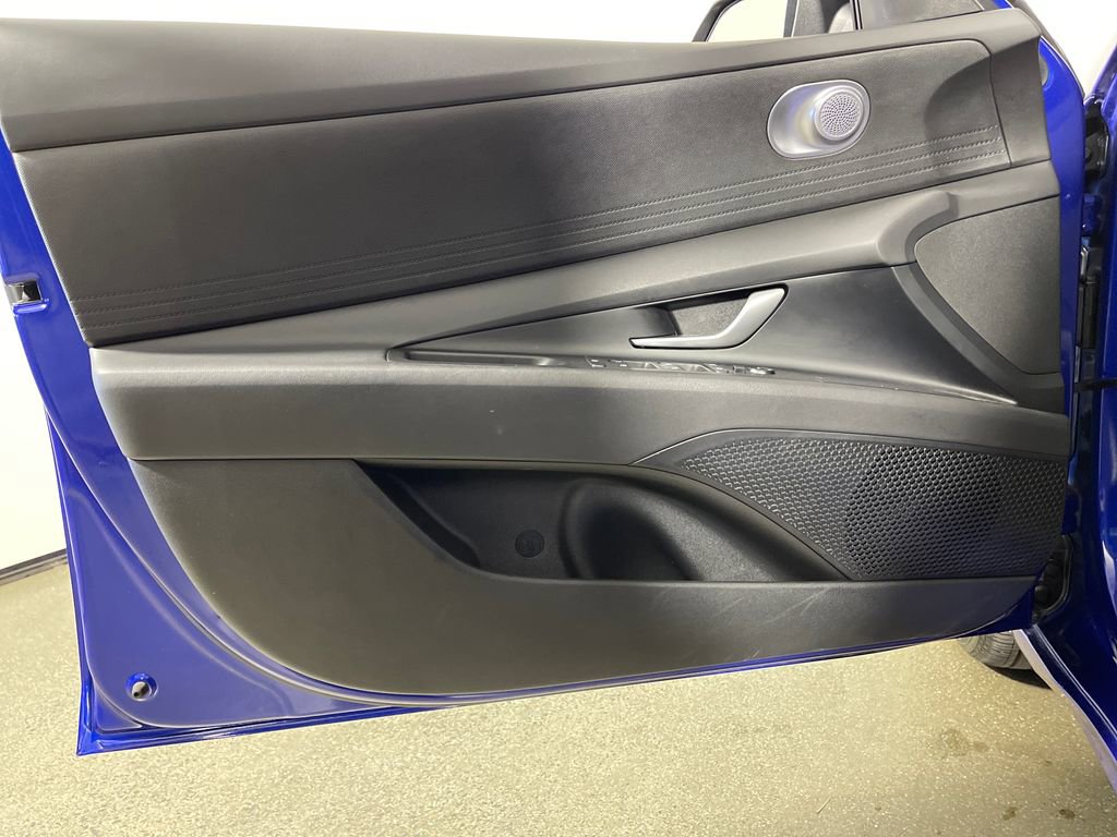 Certified 2025 Hyundai Elantra Blue FWD image 19
