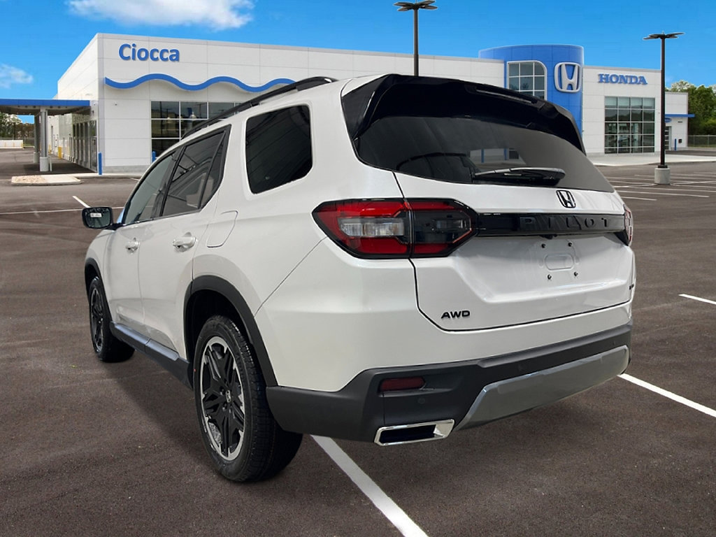 New 2026 Honda Pilot Touring image 3