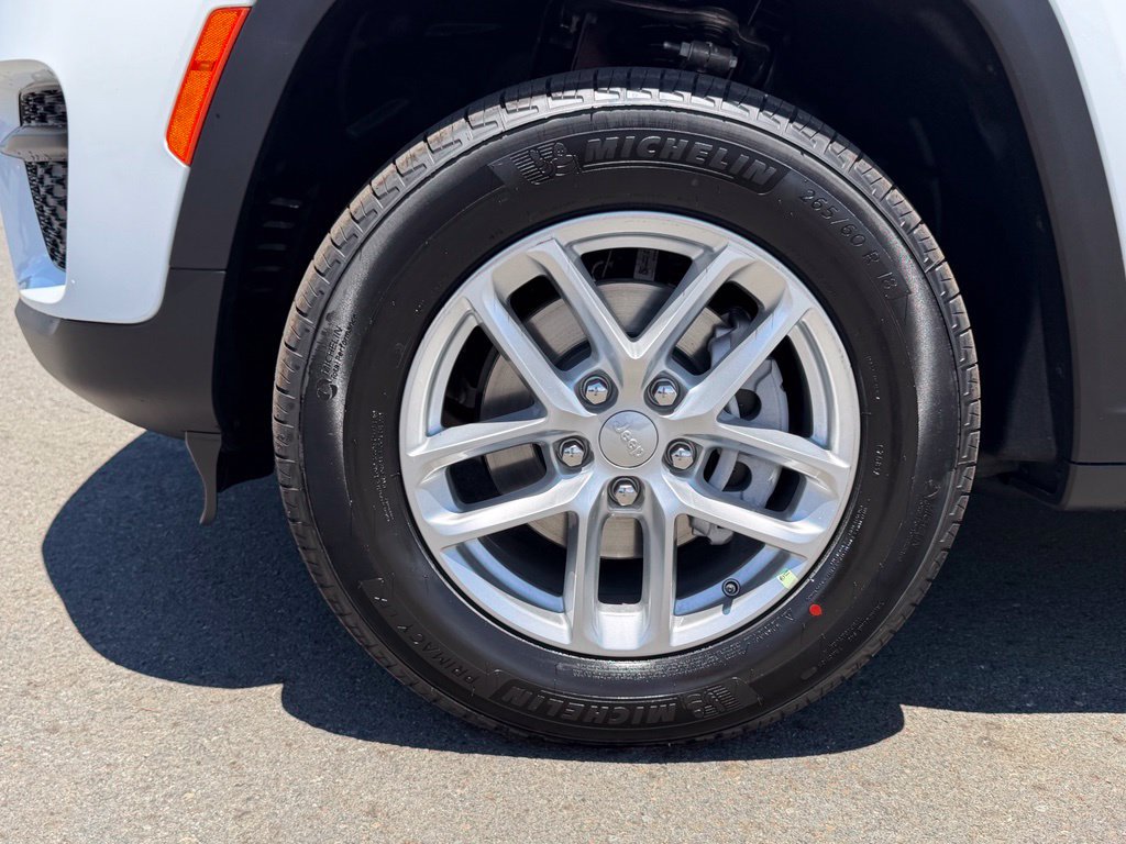 New 2026 Jeep Grand Cherokee Laredo RWD image 10