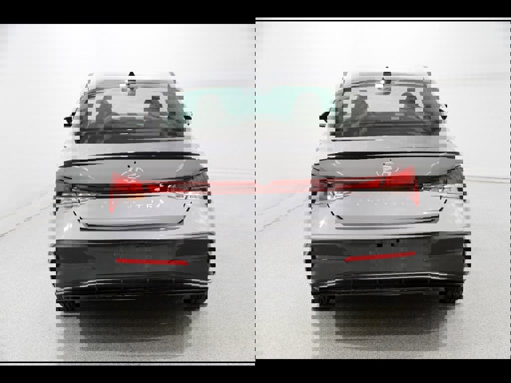 Certified 2025 Hyundai Elantra Sport image 18