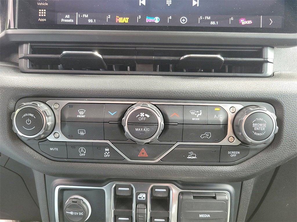 Used 2024 Jeep Wrangler Sport S image 12