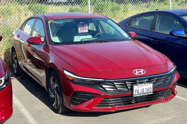 Used 2025 Hyundai Elantra Limited