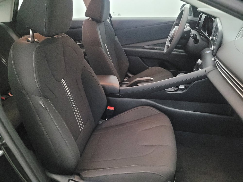 Used 2023 Hyundai Elantra SEL w/ Cargo Package FWD image 21