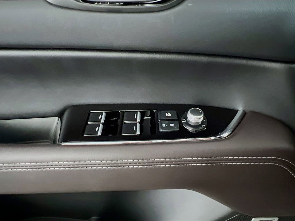 Used 2025 MAZDA CX-5 Signature image 17