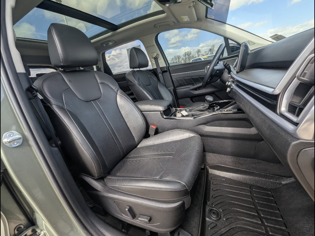 Used 2024 Kia Sorento SX image 21