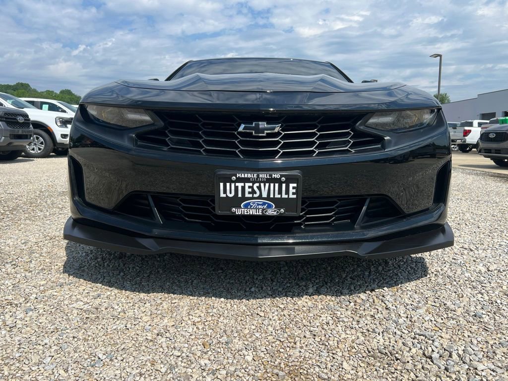 Used 2022 Chevrolet Camaro LT image 3