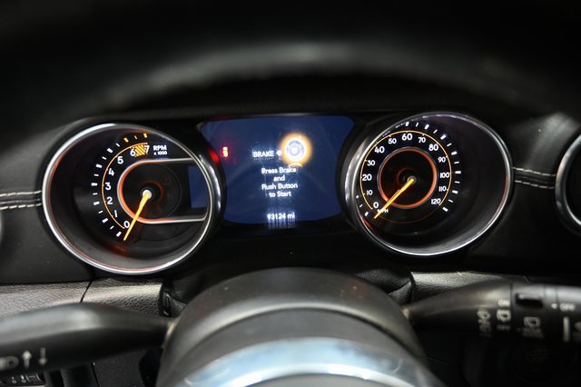 Used 2018 Jeep Wrangler Unlimited Sahara image 27