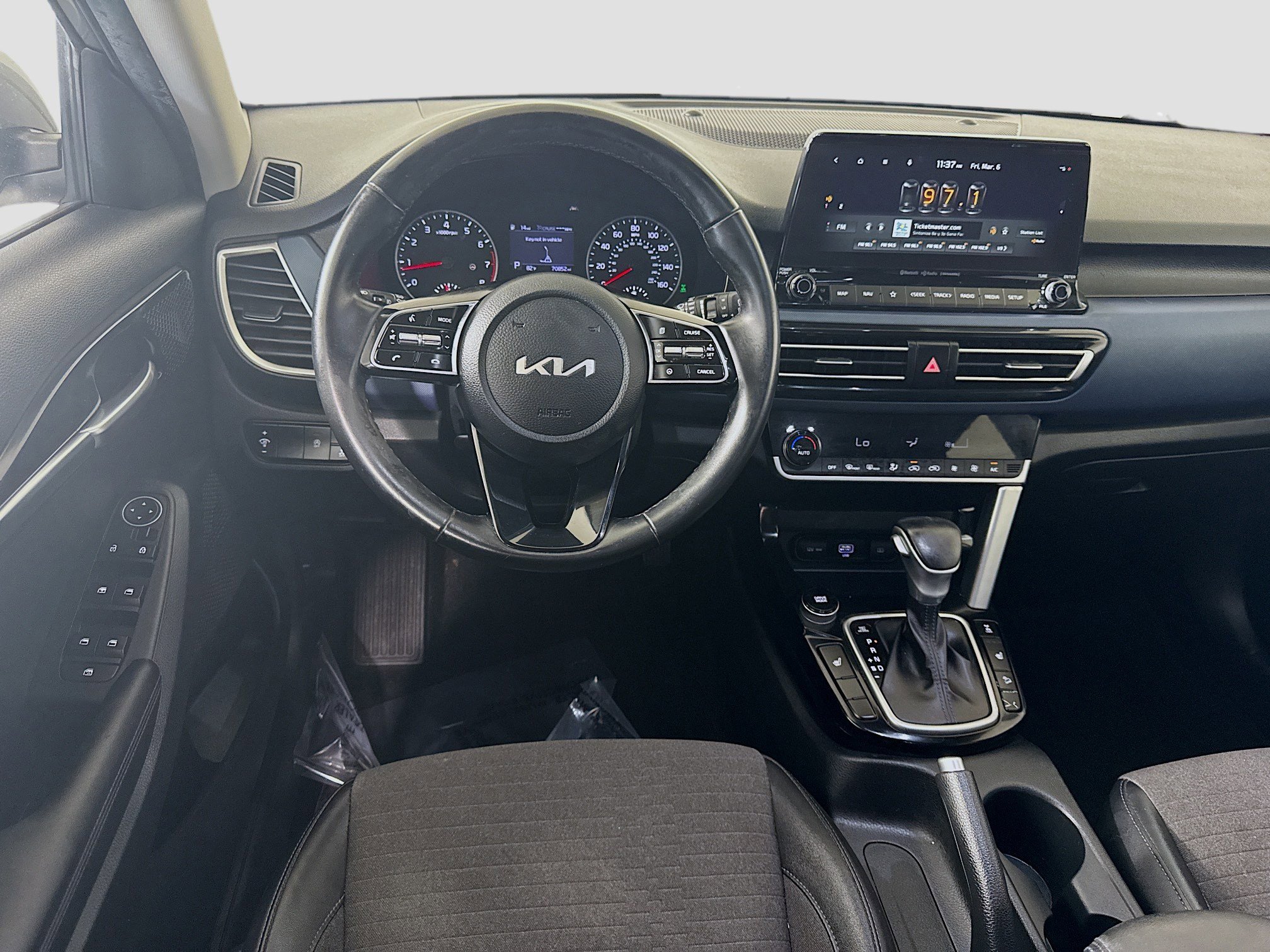 Used 2022 Kia Seltos Nightfall Edition image 17