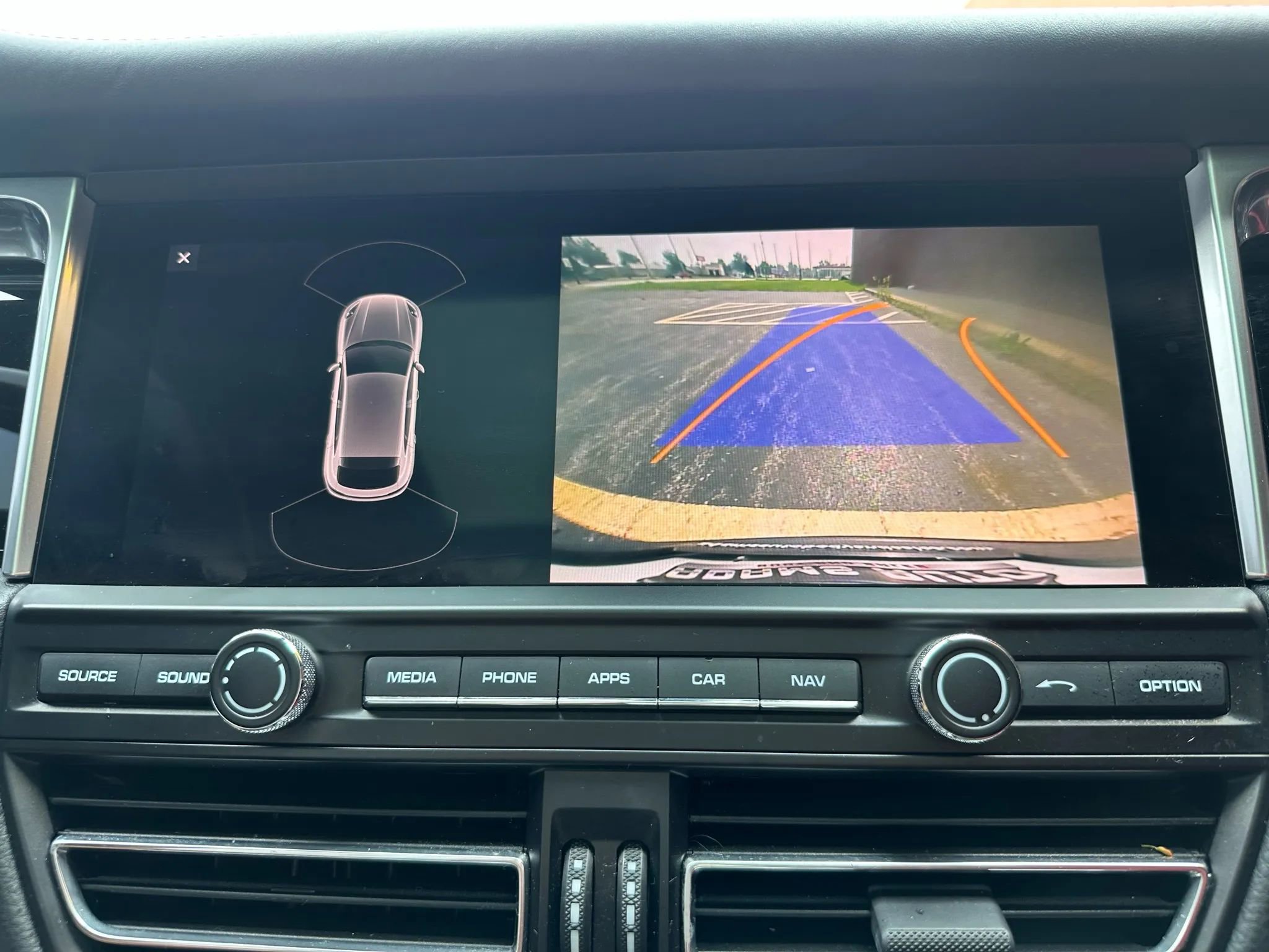 Used 2020 Porsche Macan S image 28