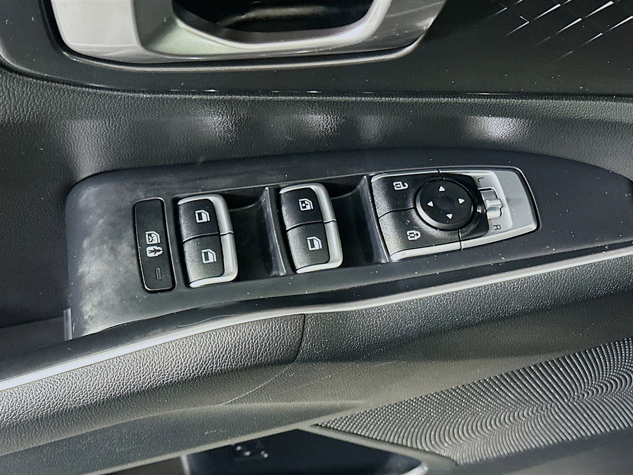 Used 2023 Kia Sorento LX image 15