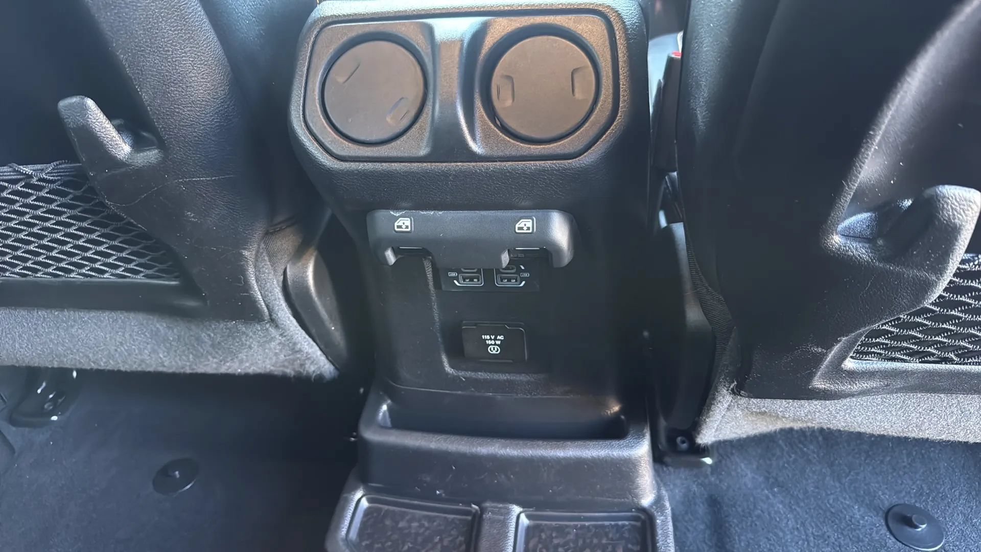Used 2024 Jeep Wrangler Unlimited Sahara w/ Technology Group AWD/4WD image 43