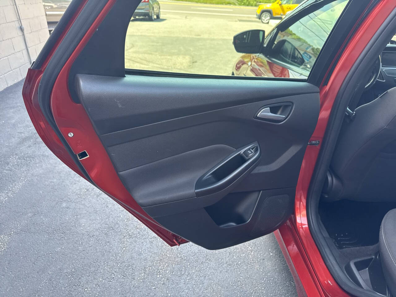 Used 2018 Ford Focus ST FWD image 17