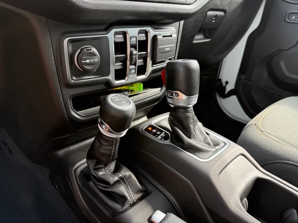 Used 2024 Jeep Wrangler Unlimited Sport AWD/4WD image 20