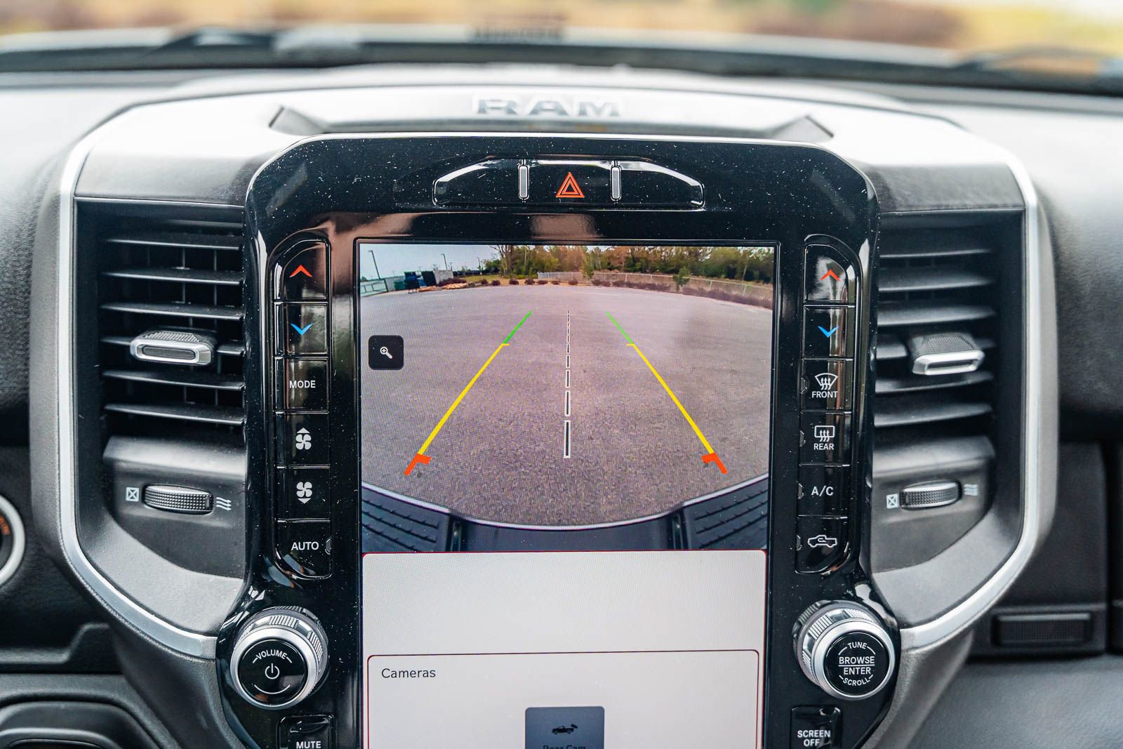 Used 2024 RAM 2500 Big Horn w/ Sport Appearance Package image 29